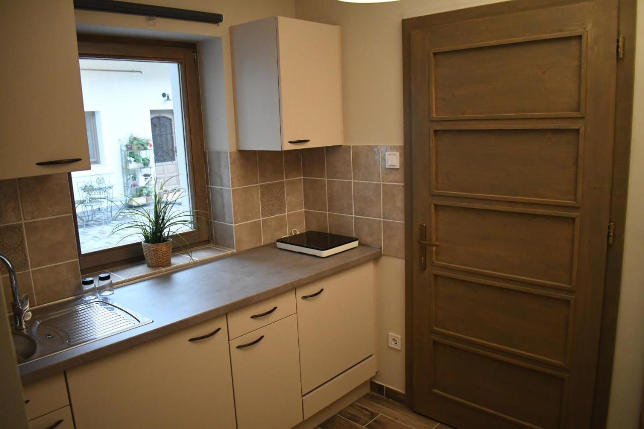 Vatus Apartmanhaz Vác מראה חיצוני תמונה