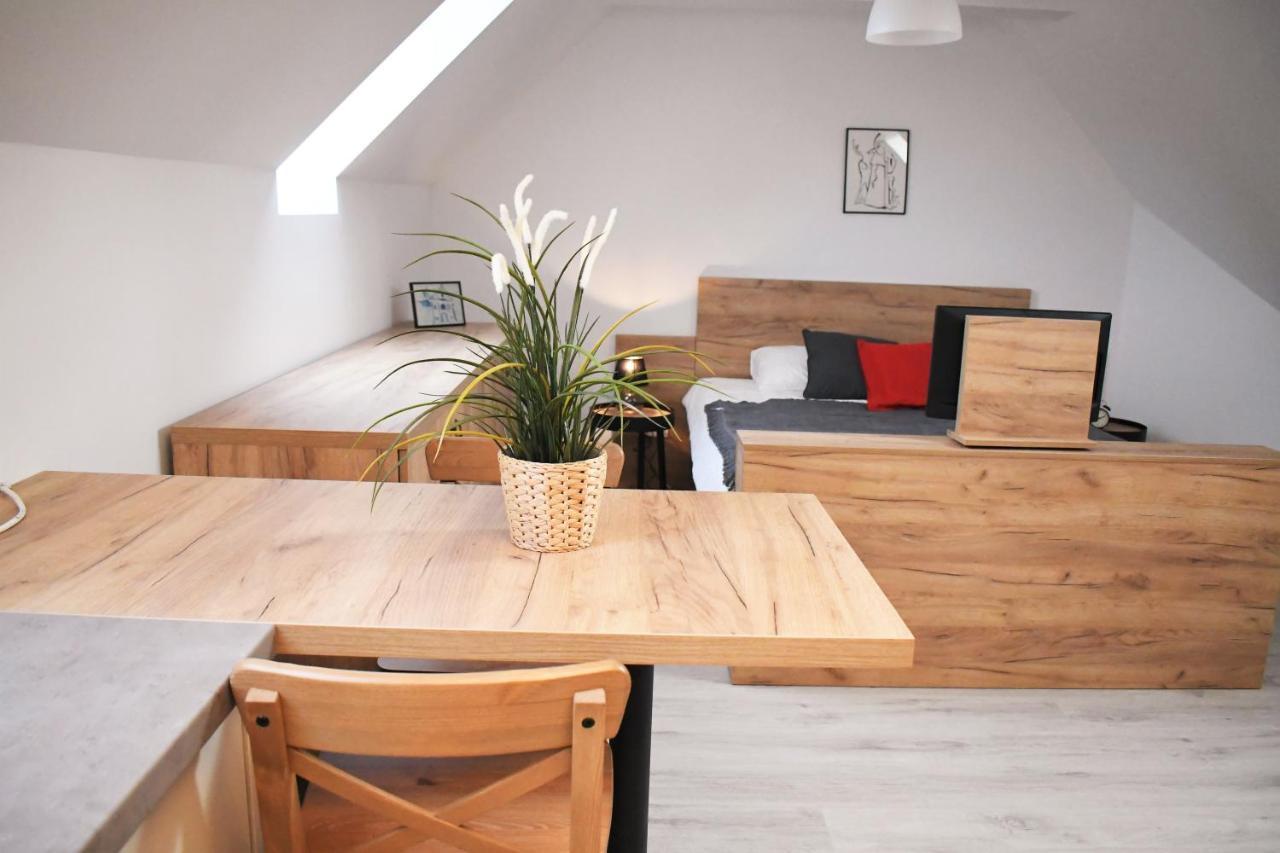 Vatus Apartmanhaz Vác מראה חיצוני תמונה