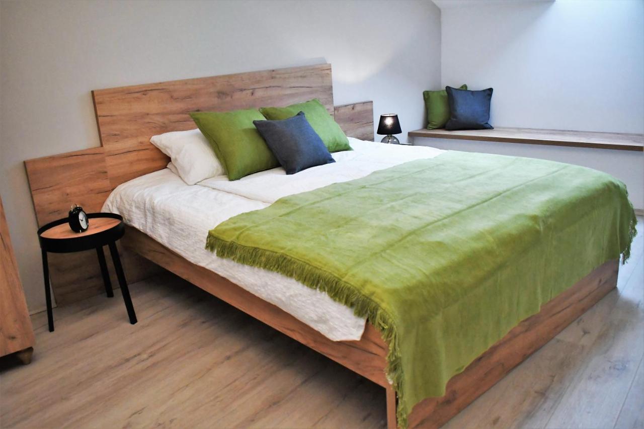 Vatus Apartmanhaz Vác מראה חיצוני תמונה