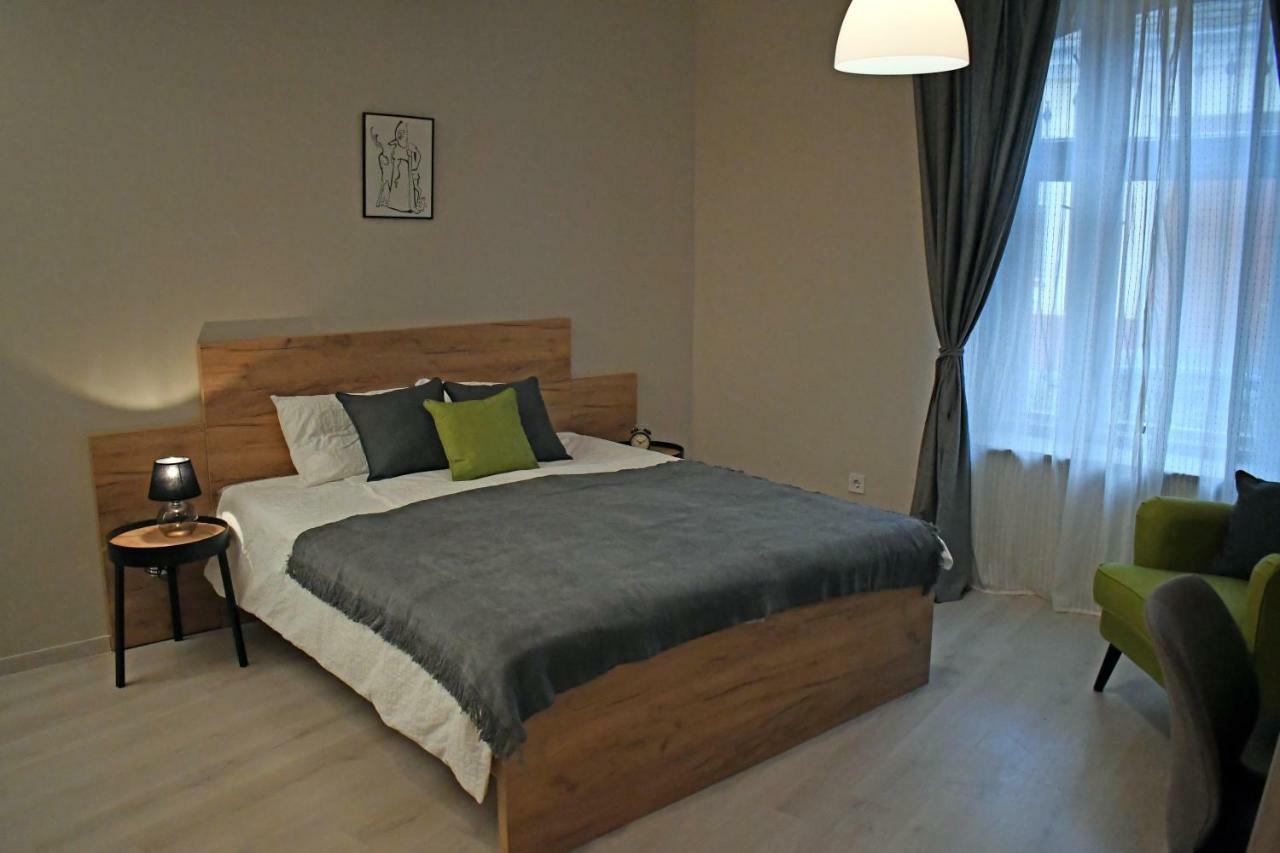 Vatus Apartmanhaz Vác מראה חיצוני תמונה